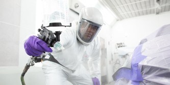 Experimente la increíble ligereza de la pistola de pulverización 3M™
