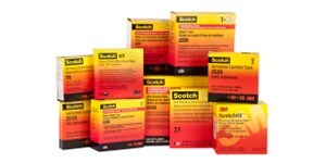 Imagen de cintas eléctricas de goma 3M™, donde se ve una selección de cintas de goma y masilla utilizadas para aislar, empalmar, sellar los cables frente a la humedad y reparar cubiertas de cables dañadas
