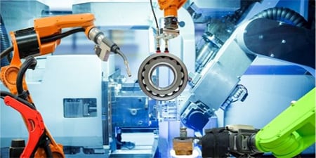 Imagen estilizada que destaca la maquinaria de automatización en fabricación.
