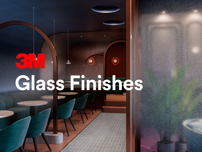 Interior de un restaurante de lujo decorado en tonos joya con separaciones de vidrio acabados con acabado para vidrio 3M degradado con patrón de puntos.
