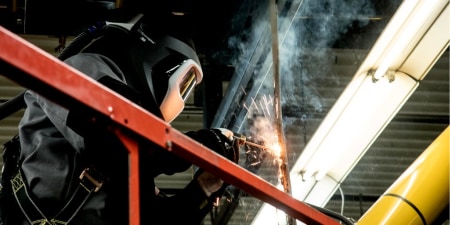 Trabajo en altura con pantalla de soldadura Speedglas
