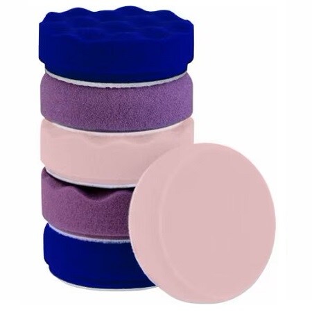 Imagen de una pila de boinas de espuma Premium 3M™ Finesse-it™
