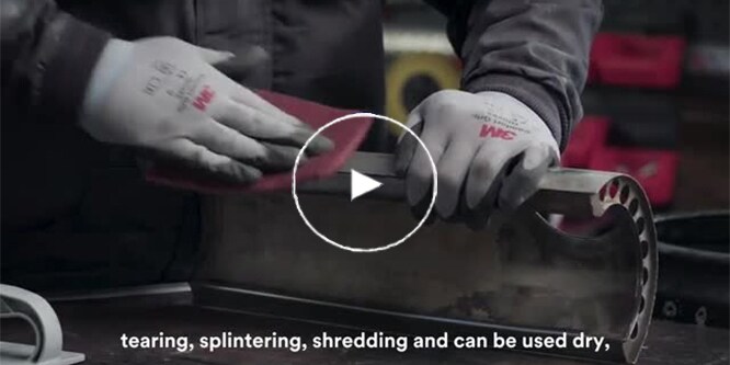 Captura de pantalla de un vídeo que muestra el uso de un pliego manual de 3M
